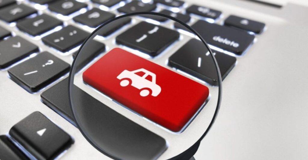 Tu coche, también online