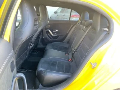 dentro atrás izquierdo