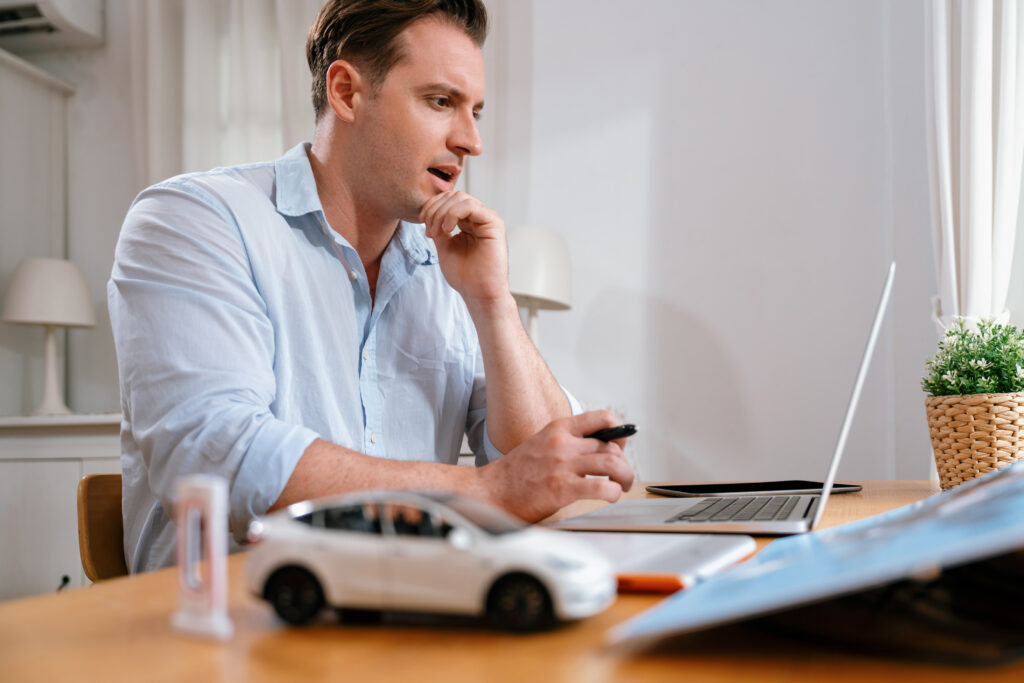 Compra tu coche sin salir de casa con el Concesionario Virtual de Autos Íñigo & DVF